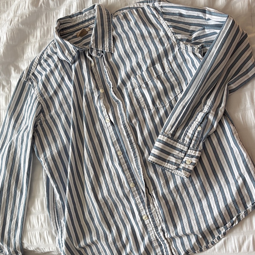 Arizona Jean Company Blue and White Striped Shirt